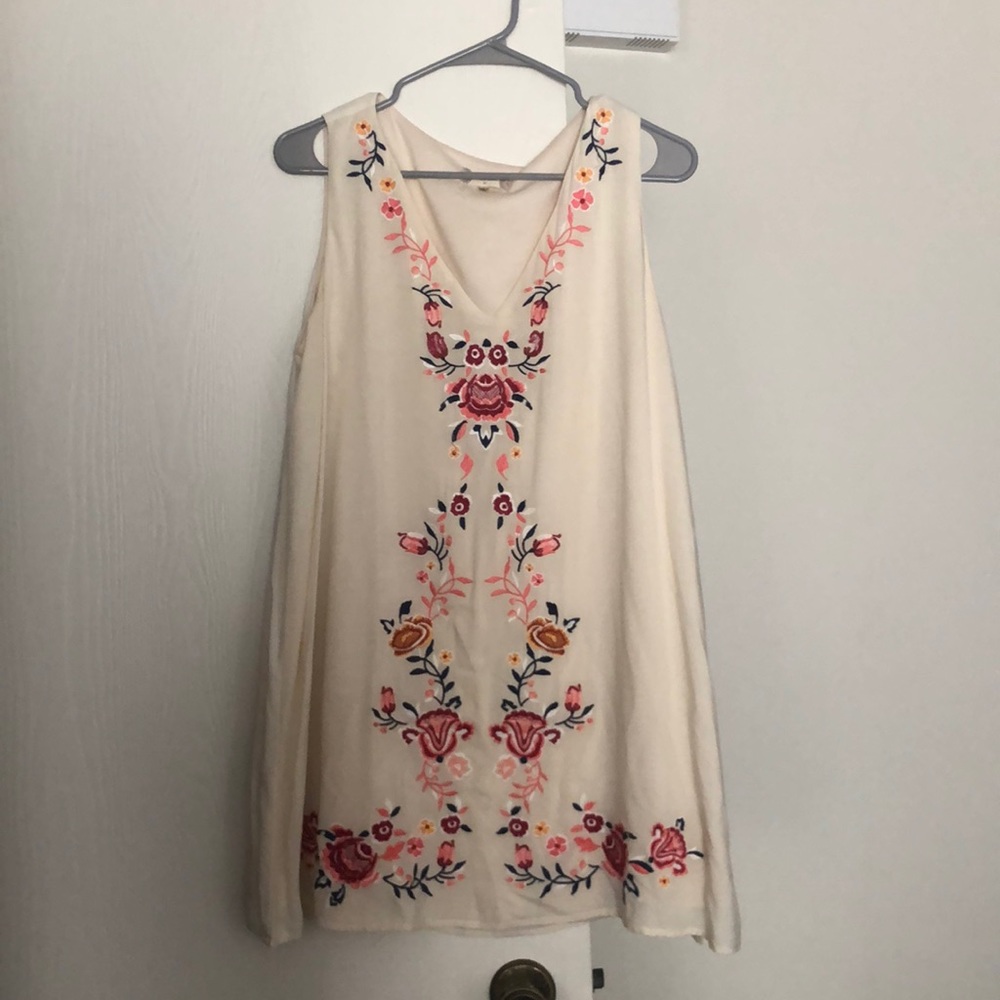 Medium Altar’d State White/Cream Floral Dress